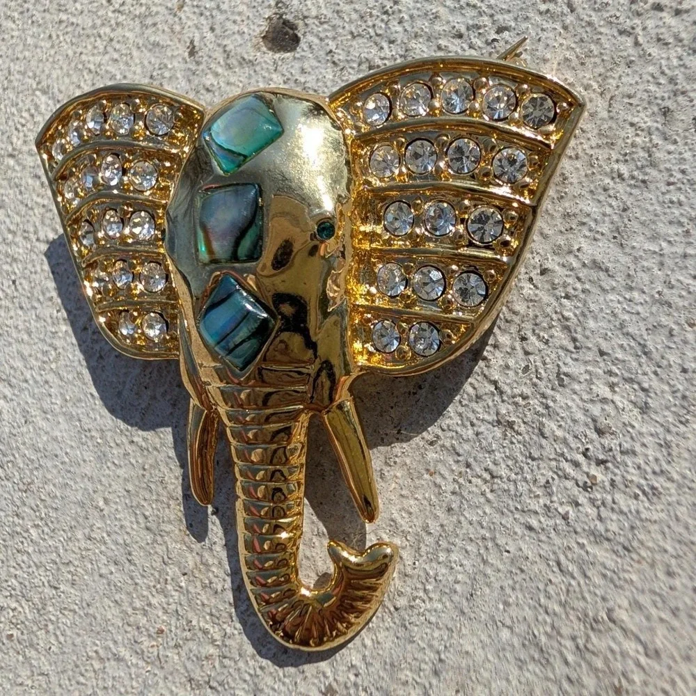 Gold Tone Elephant Head Brooch Rhinestone Abalone Shell Inlay Safari Pin - Picture 3 of 12